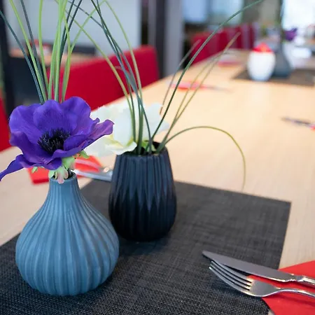 מלון Ibis Styles Karlsruhe 3*