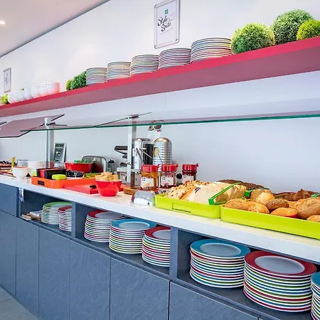 Ibis Styles Karlsruhe 3* אטלינגן