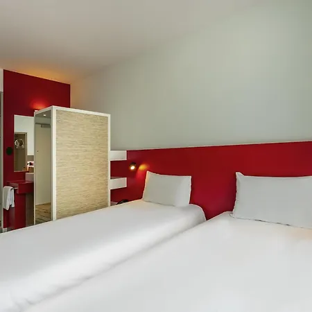 Ibis Styles Karlsruhe 3* אטלינגן