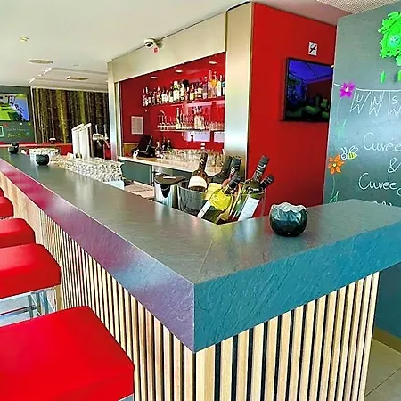 埃特林根卡尔斯宜必思尚品酒店 3* 埃特林根